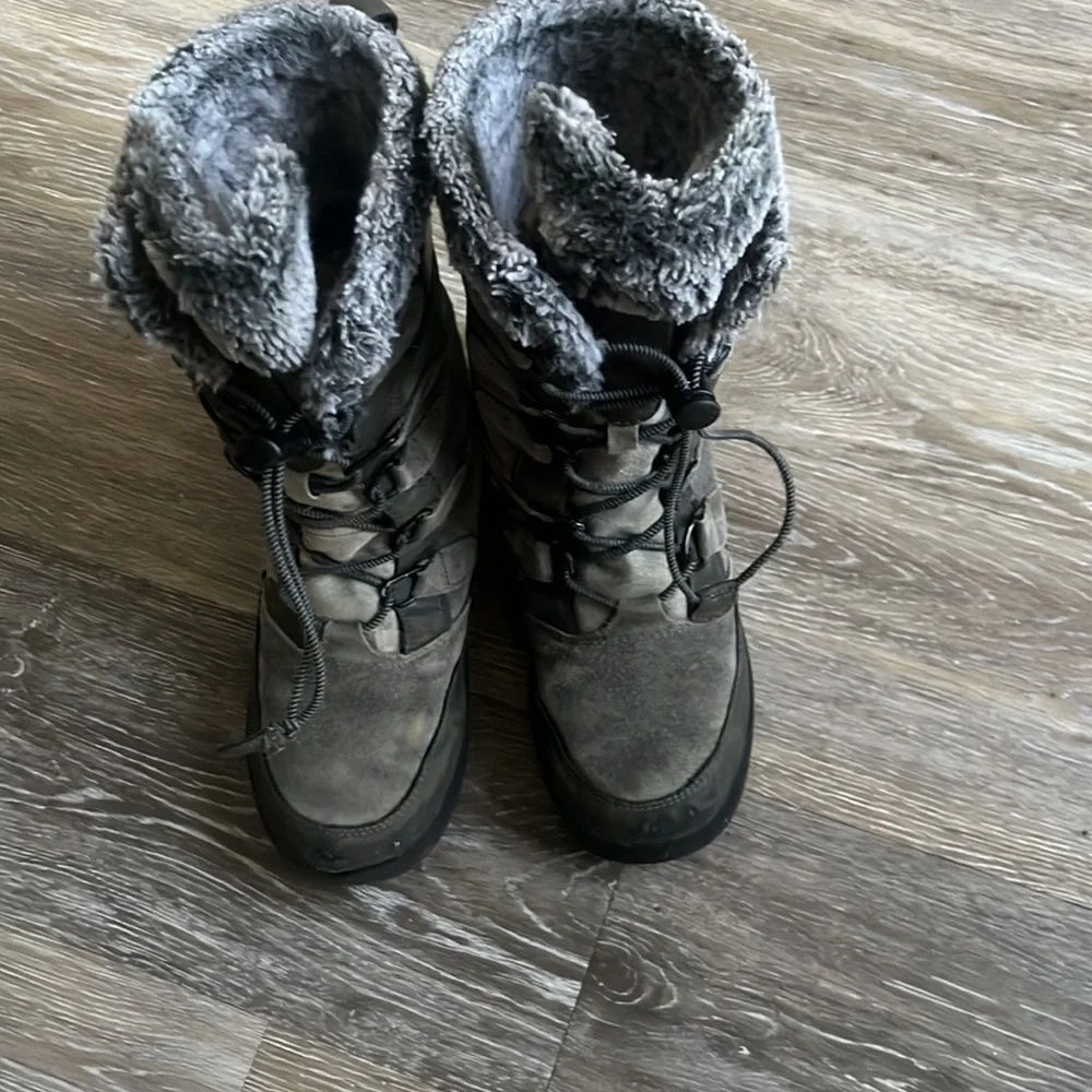 All in Motion girls snow boot winter waterproof lined size 2
